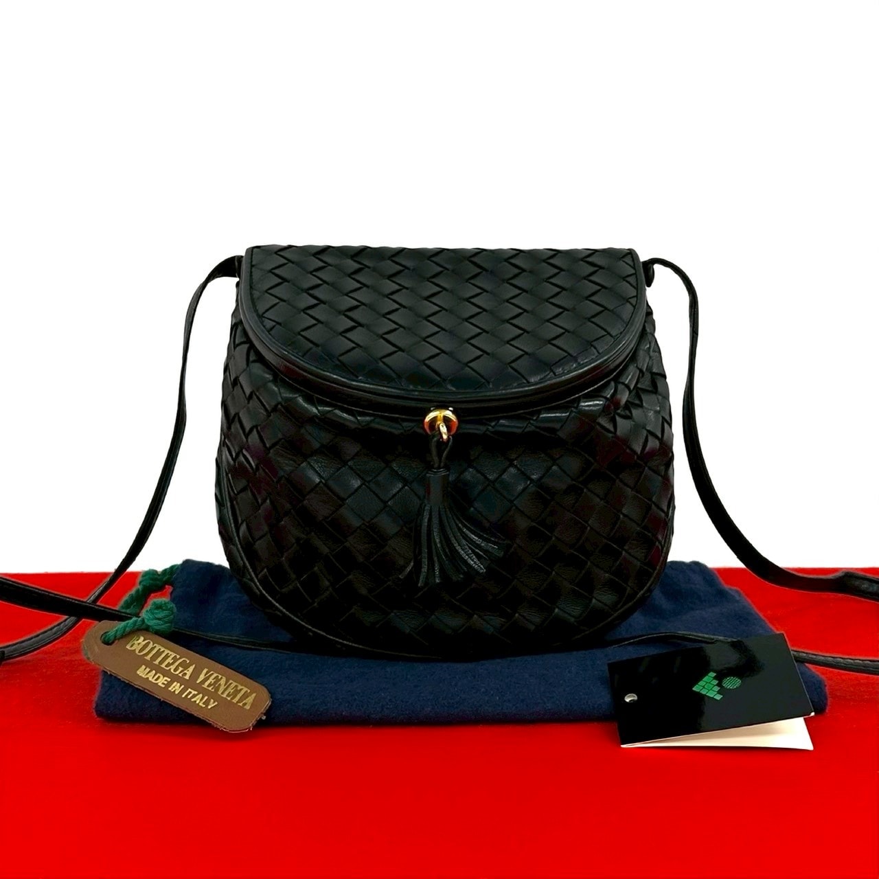 BOTTEGA VENETA ボッテガヴェネタ イントレチャート レザー ショルダーバッグ ブラック
a2165
