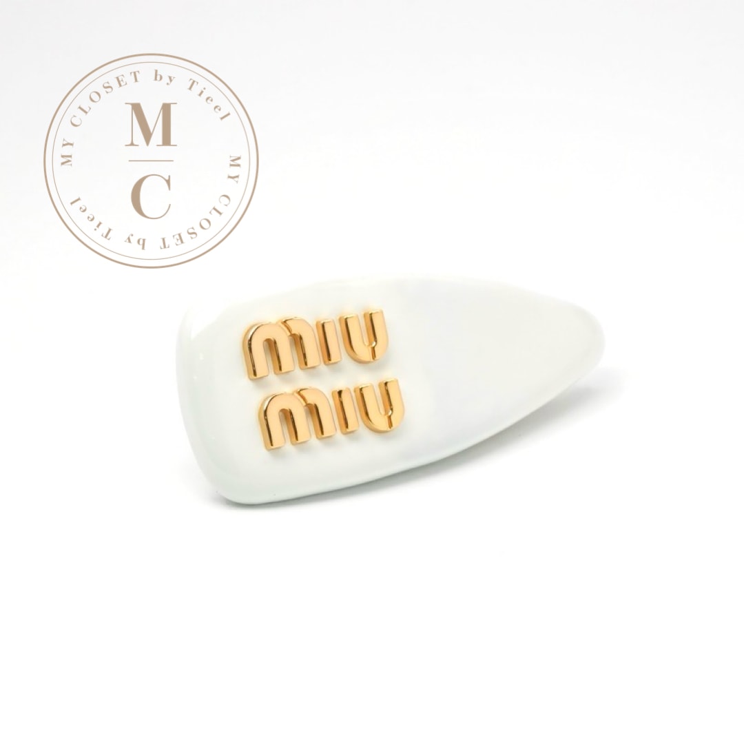 ミュウミュウ MIUMIU ヘアアクセサリー ホワイト 白 ゴールド ロゴ ヘアクリップ バレッタ