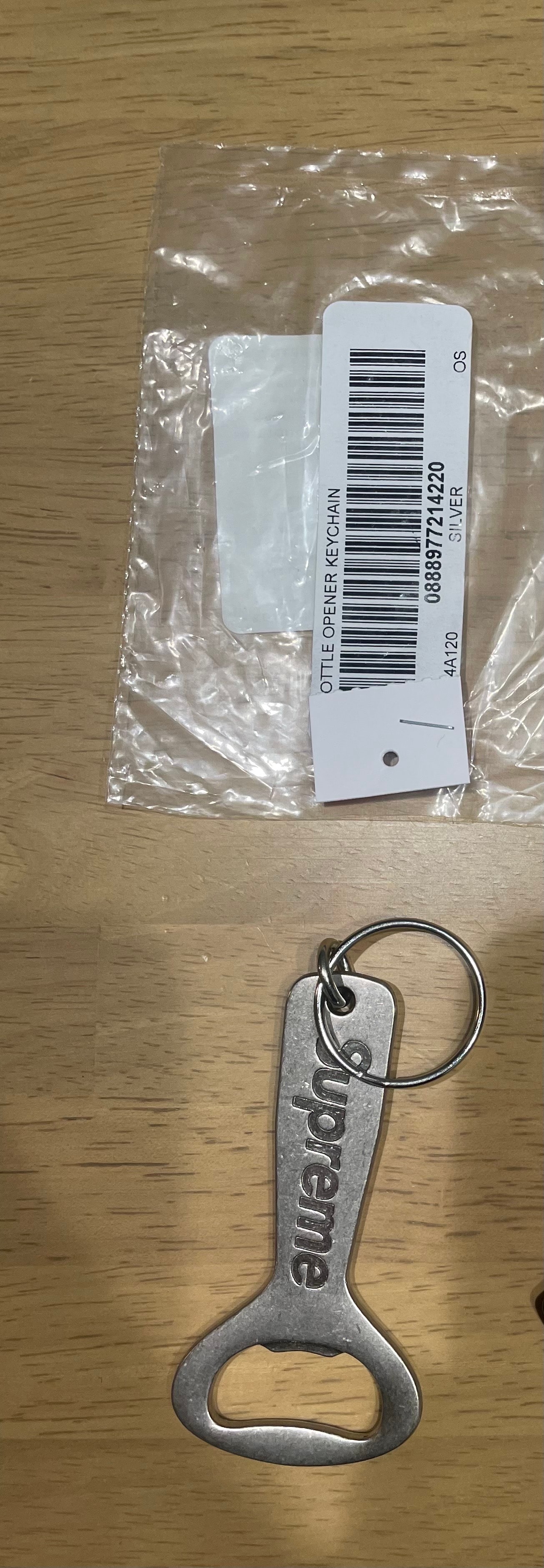 美中古品 Supreme スタンドオープナー シルバー 栓抜き 楽天市場】「新品」Supreme 24FW Bottle Opener Keychain