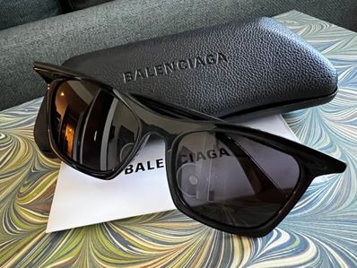 BALENCIAGA BB0099SA-001 Front: "Black" Temple: "Black" Lens: "Gray"