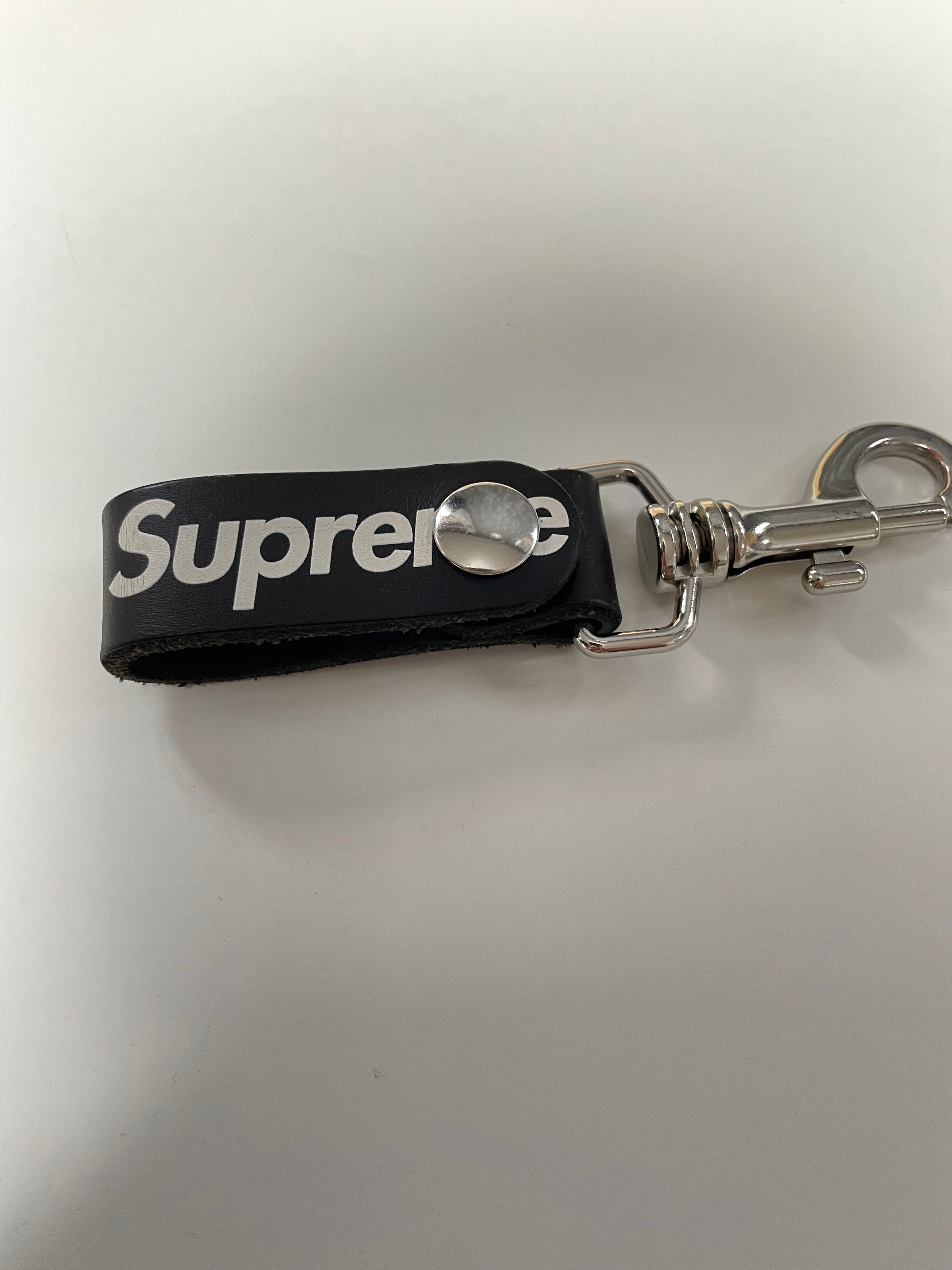 Supreme Leather Key Loop "Black"
