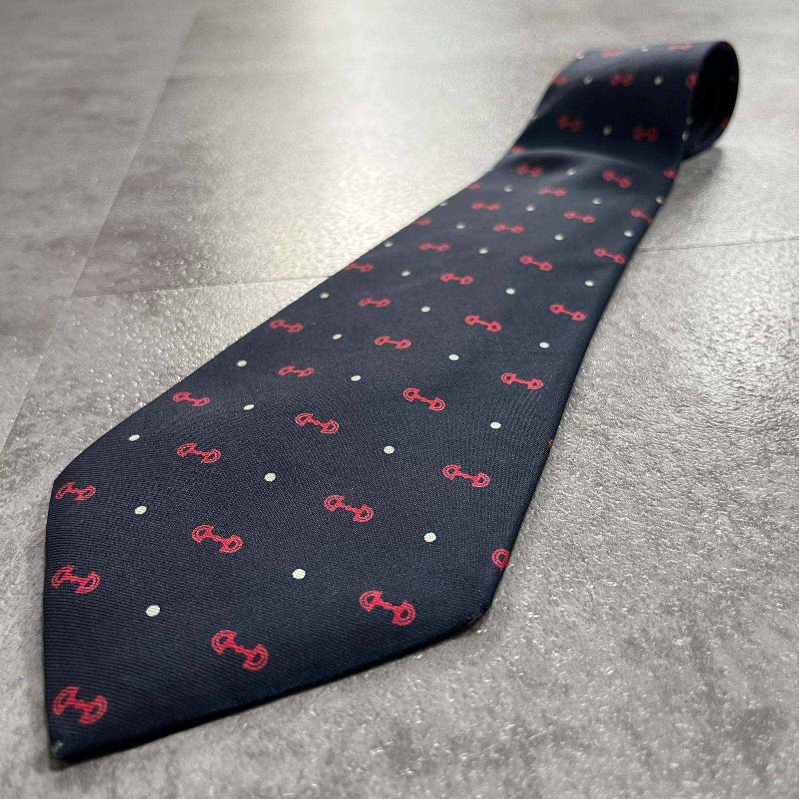 【GUCCI】グッチ ネクタイ ホースビット 馬具 ドット 水玉柄 小紋 総柄 プリント シルク100% ネイビー レッド メンズ ビジネス フォーマル