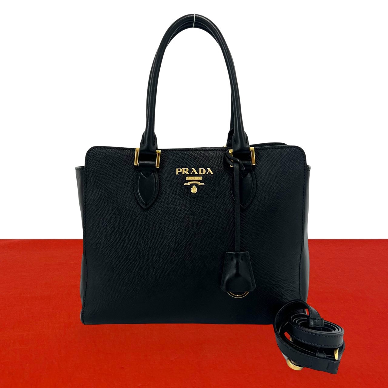 PRADA プラダ ロゴ 金具 レザー ショルダーバッグ ブラック
 15516