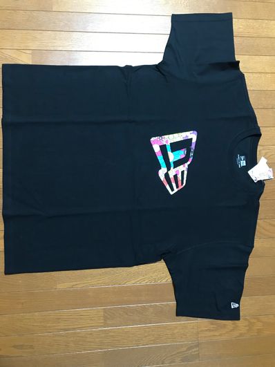 NEW ERA TAKASHI MURAKAMI S/S RELAXED FIT COTTON TEE "Black"