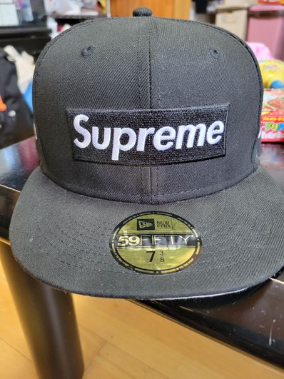 Supreme Money Box Logo New Era "Black"