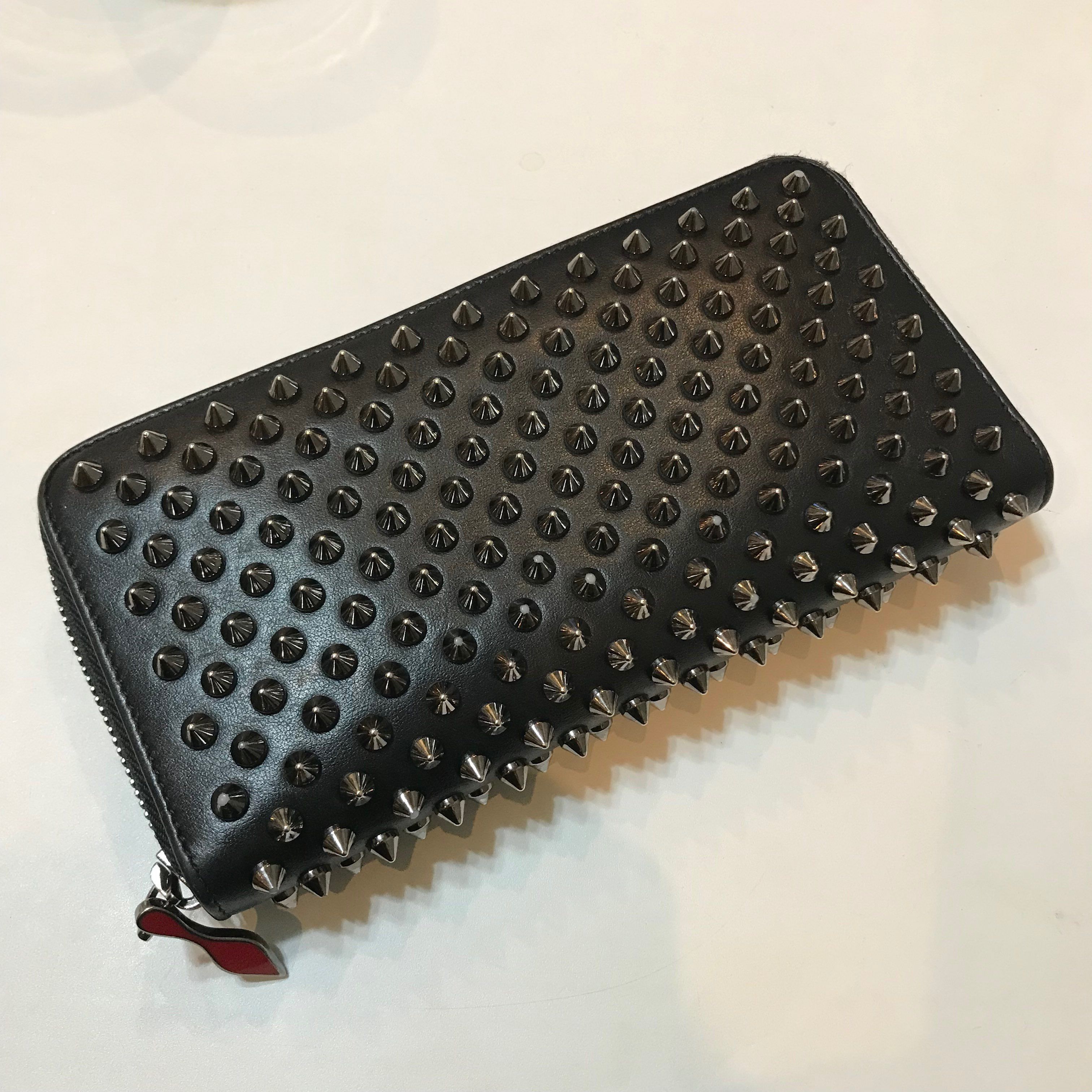 ルブタン スタッツ 長財布 Christian Louboutin