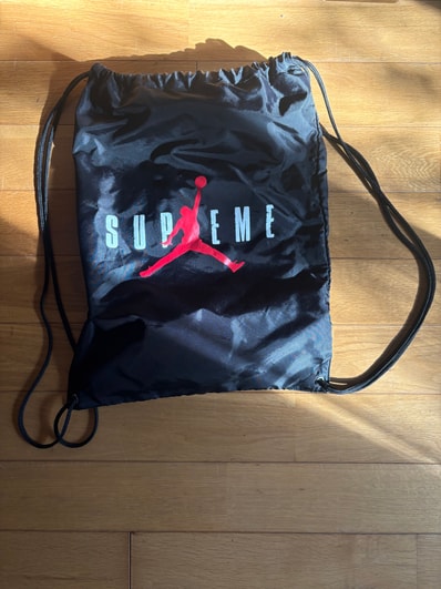 Supreme x Jordan Drawstring Bag "Black"