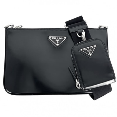 PRADA プラダ ショルダーバッグ トライアングルロゴ ポーチ付き 肩掛け 斜め掛け かばん 鞄 2VH129 レザー ブラック 黒 シルバー金具 レディース 美品【中古品】