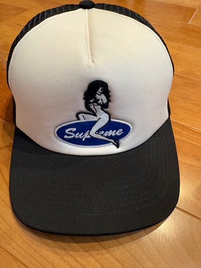 Supreme Pin Up Mesh Back 5-Panel "Black"
