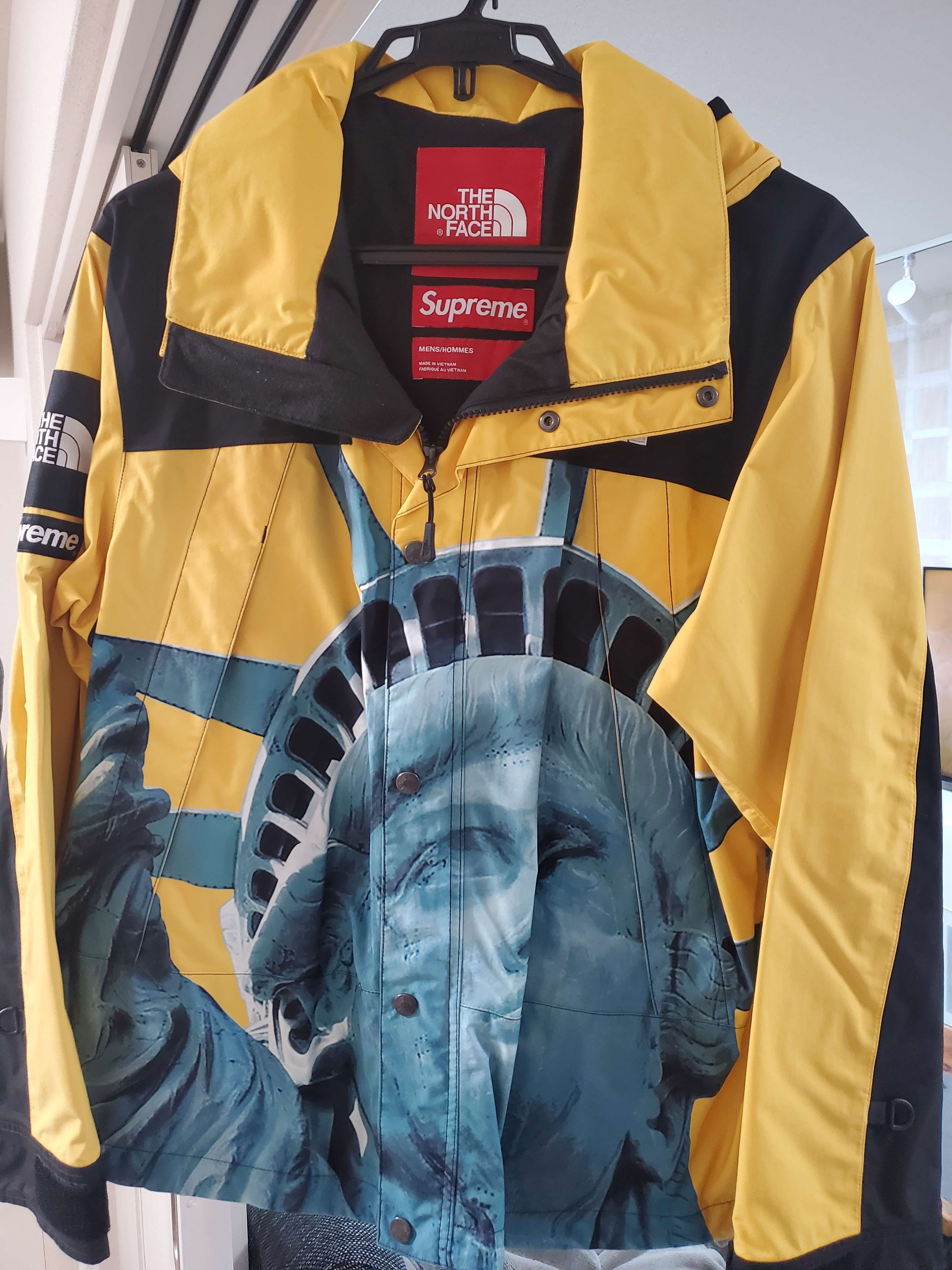 Supreme x The North Face Statue of Liberty Mountain Jacket "Yellow"