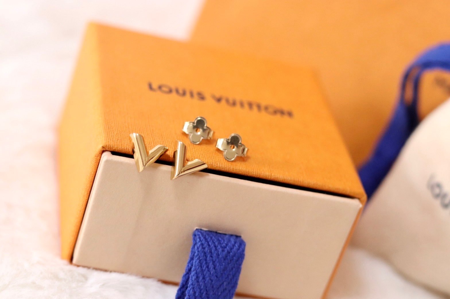 Louis Vuitton Essential V Stud Earrings "Gold"