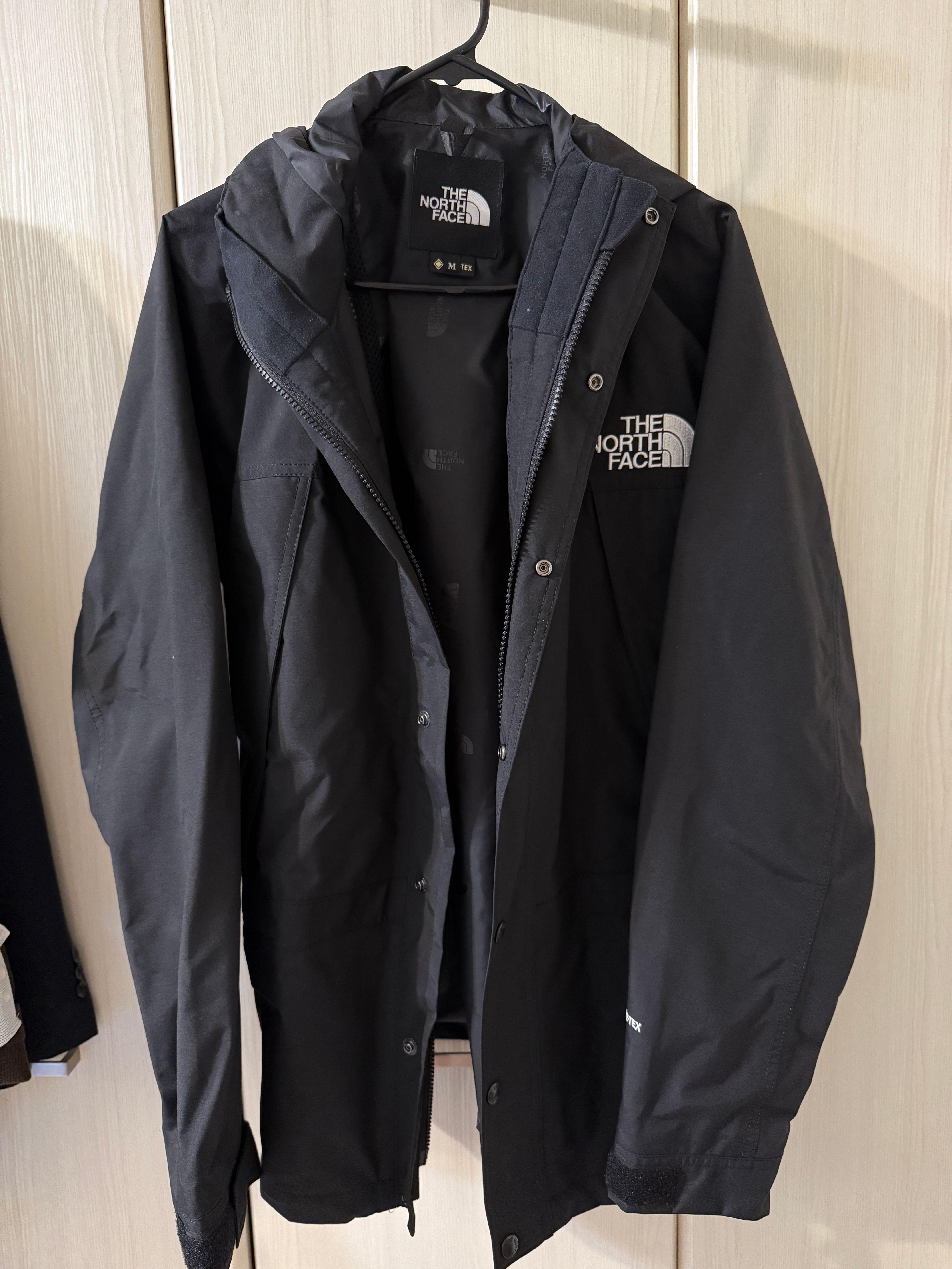 The North Face Mountain Light Jacket "Black" NP62236
