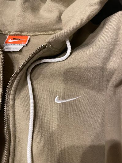 NIKEUSフーディー