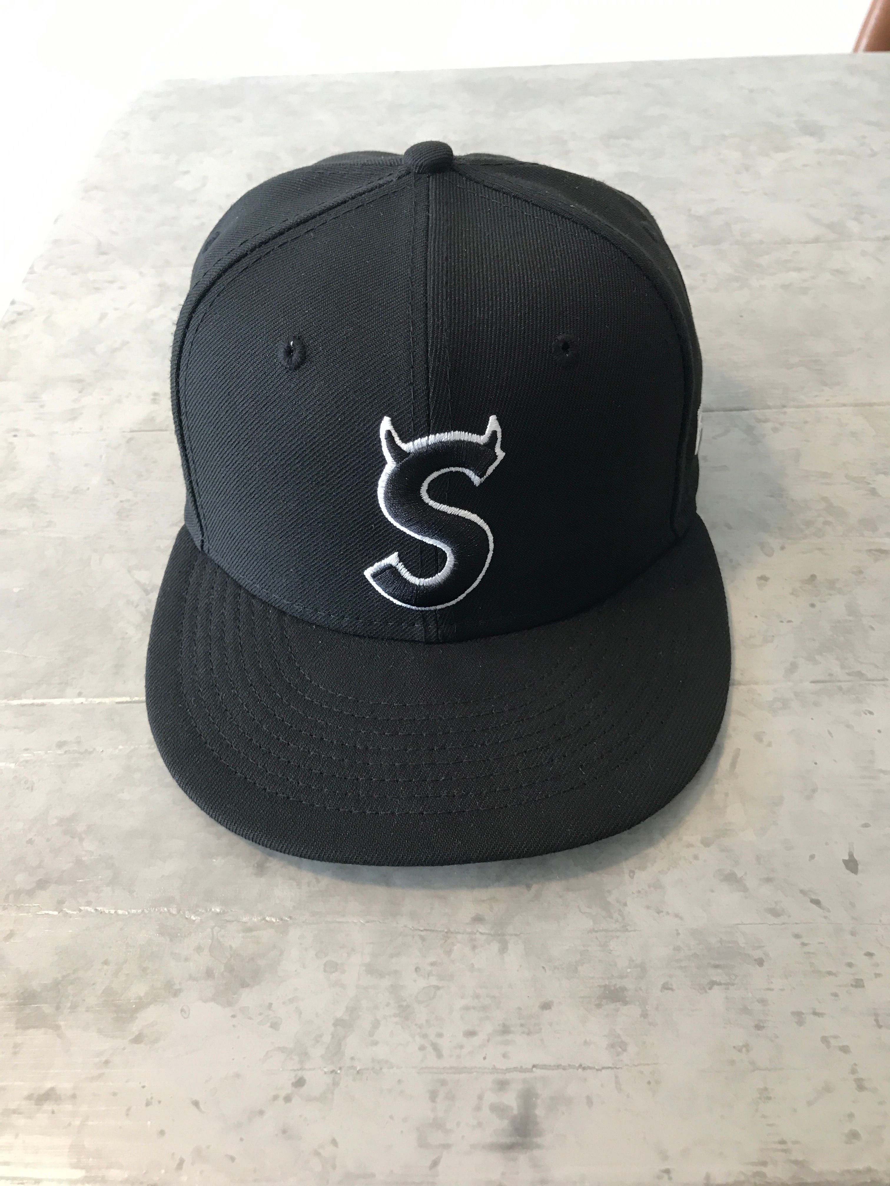 Supreme S Logo New Era "Black" (22FW)
