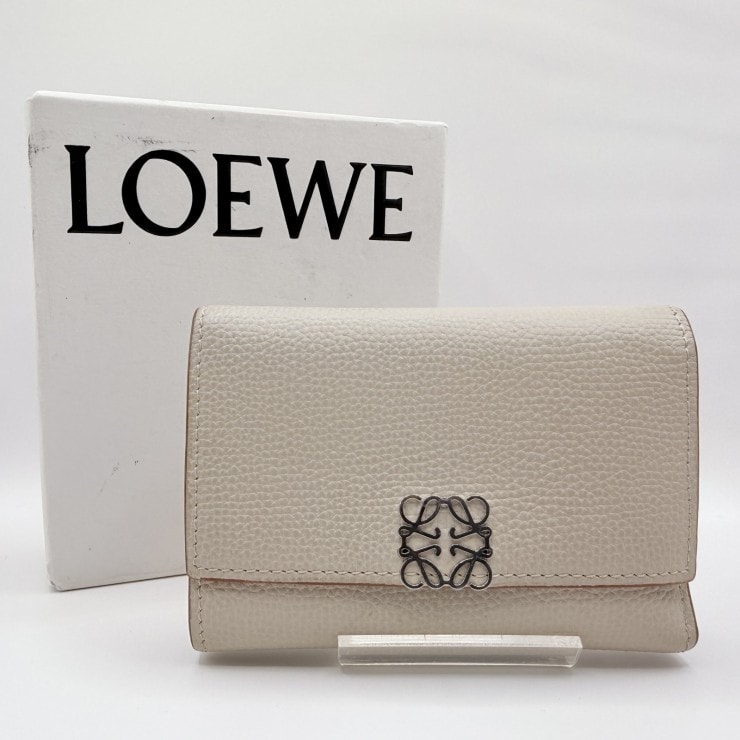 LOEWE(ロエベ)アナグラム トライフォールド ウォレット 三つ折り財布 ベージュ系 レザー シルバートーン金具 レディース