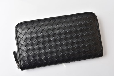 ボッテガヴェネタ 財布 BOTTEGA VENETA 長財布/ラウンドファスナー式 イントレチャート ブラック【中古】