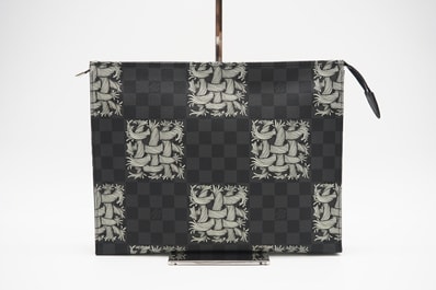 美品 LOUIS VUITTON ルイ・ヴィトン グラフィット ポシェット ヴォワヤージュ クリストファーネメス N61234 クラッチバッグ グレー ホワイト コーティングキャンバス メンズ