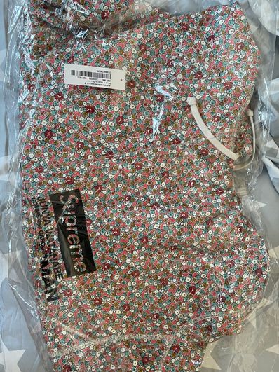 Supreme / JUNYA WATANABE COMME des GARCONS MAN Hooded Sweatshirt "Pink Flowers"