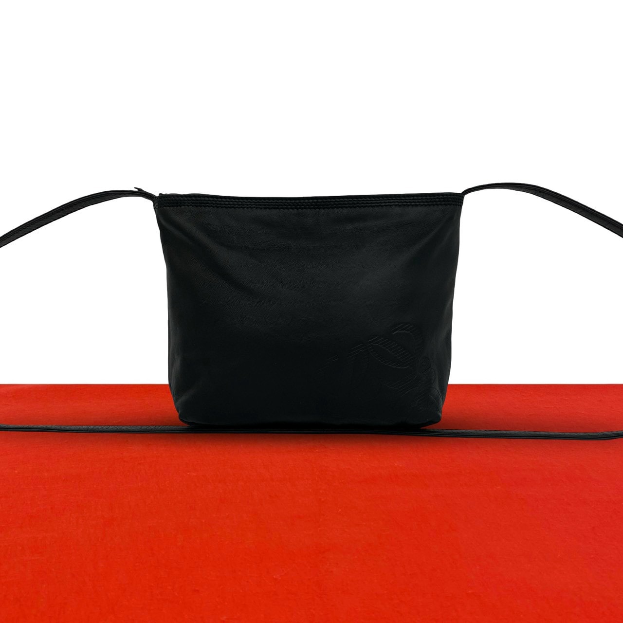 LOEWE ロエベ アナグラム ロゴ レザー ショルダーバッグ ブラック
 36924