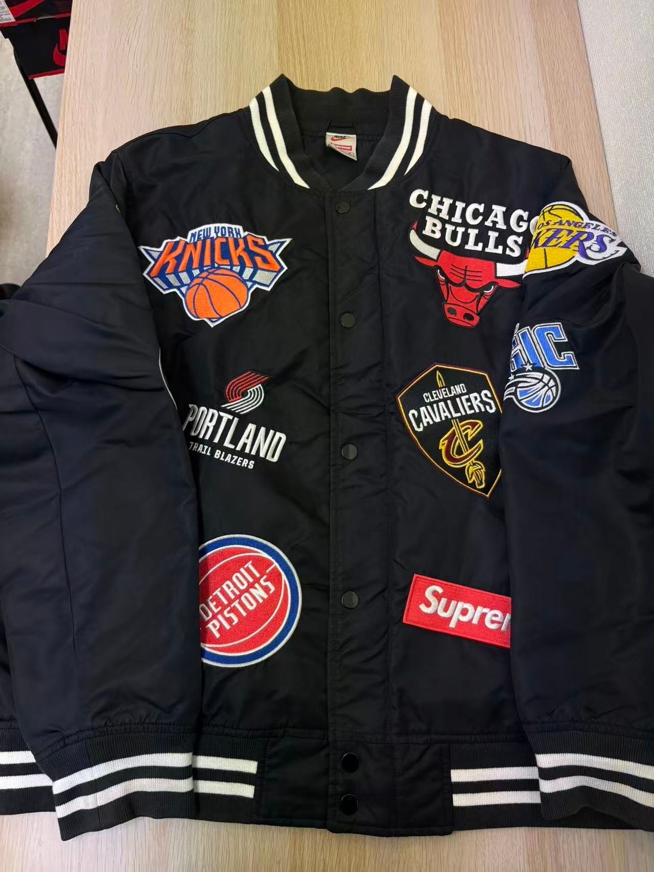 ジャケット・アウター Supreme Mister Cartoon Leather Jacket Supreme Mister Cartoon Embroidered Leather Jacket 