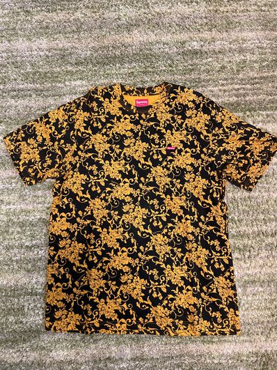 Supreme Small Box Tee 1 "Black Floral"(20SS)
