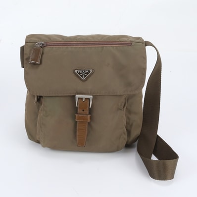 ■美品 プラダ テスート ナイロントライアングルロゴ 白タグ付
