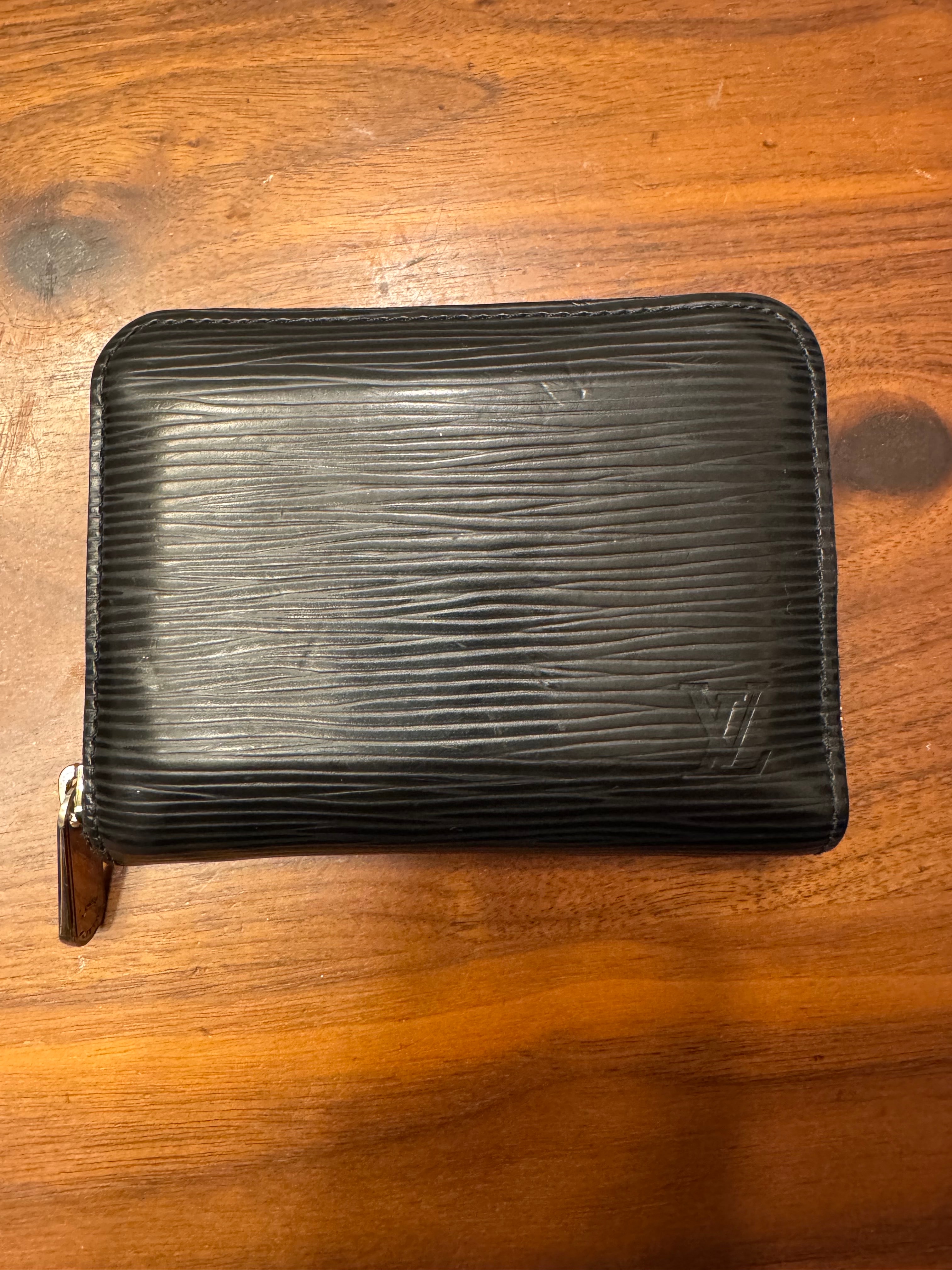 ルイヴィトン ジッピー・コイン パース エピ M60152