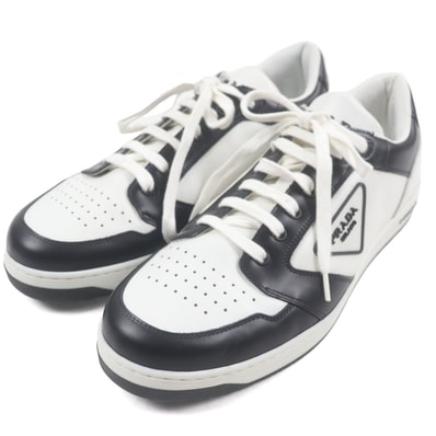 極美品 プラダ
ローカットスニーカー ホワイト ブラック メンズ 8 2EE363