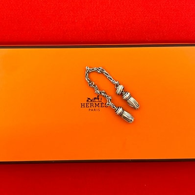 HERMES エルメス タッセル モチーフ シルバー シルバー800 スカーフリング シルバー
30938