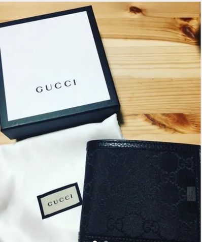 GUCCI二つ折り財布