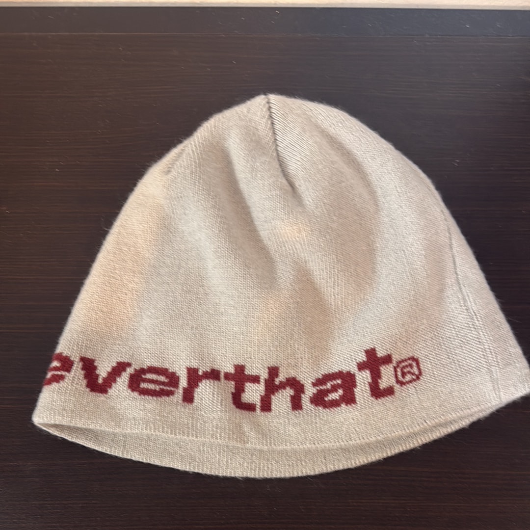 SOL soonerorlater Spread Heart Beanie 