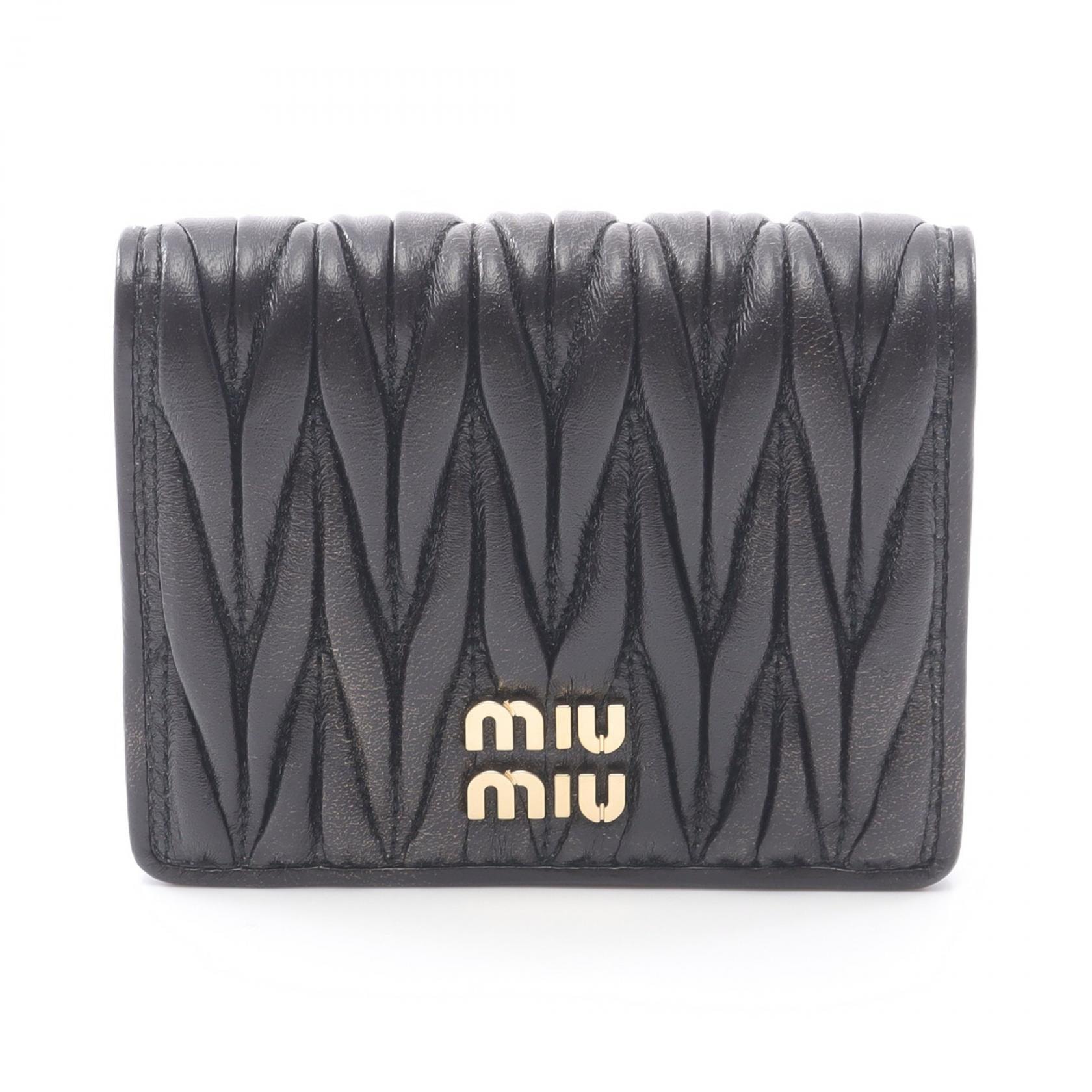 ミュウ ミュウ Miu Miu MATELASSE マテラッセ 二つ折り財布 財布 レザー レディース ブラック系 5MV204AF6QF0201 【新品】