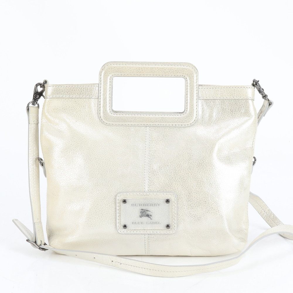 ■極美品 バーバリー シルバー 金具ショルダーバッグ レザー