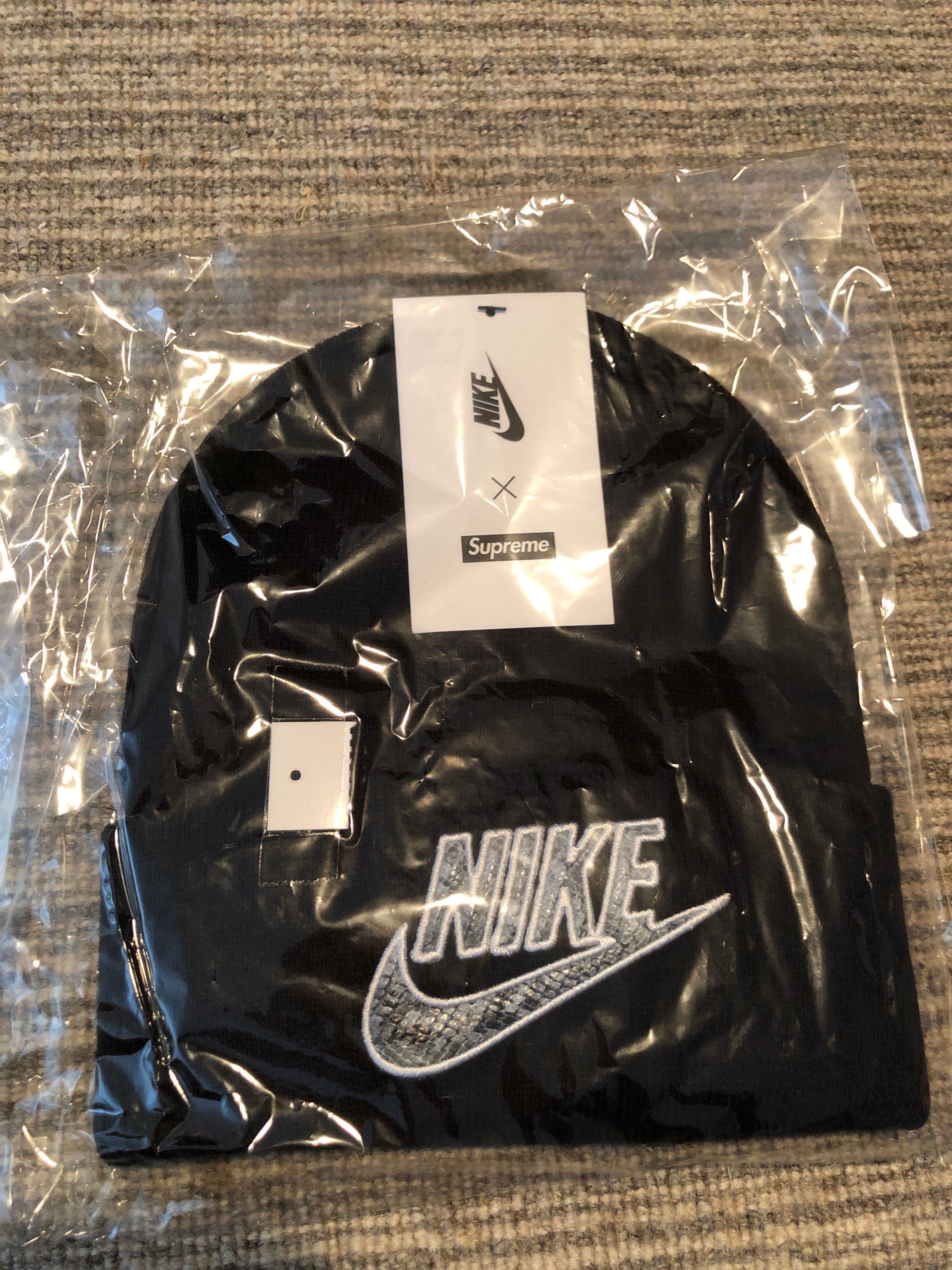 Supreme / Nike® Snakeskin Beanie "Black"