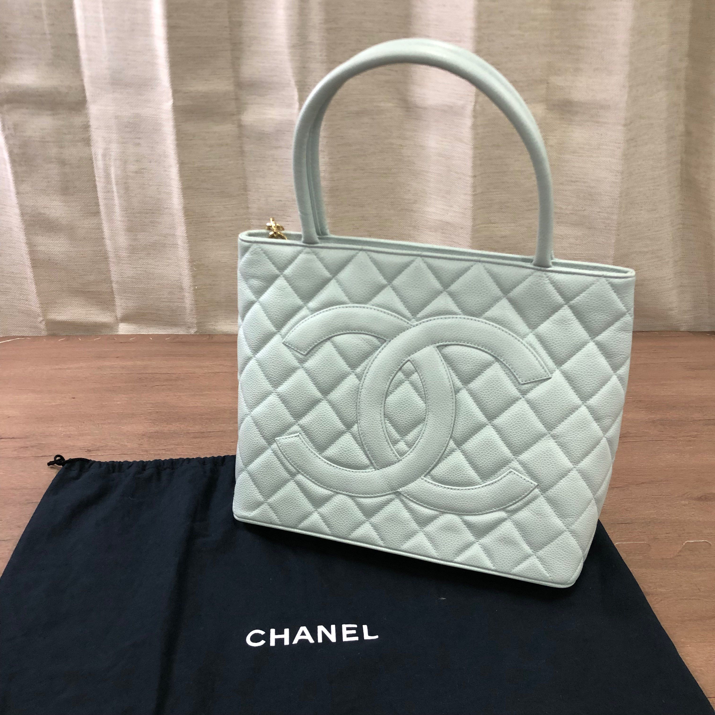CHANEL Matelasse Caviar Skin Tote "White"