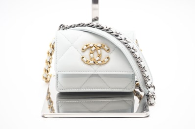 美品 CHANEL シャネル マトラッセ ラムスキン チェーン ショルダーミニバッグ ライトブルー AP1787 コインケース ライトブルー ラムスキン レディース