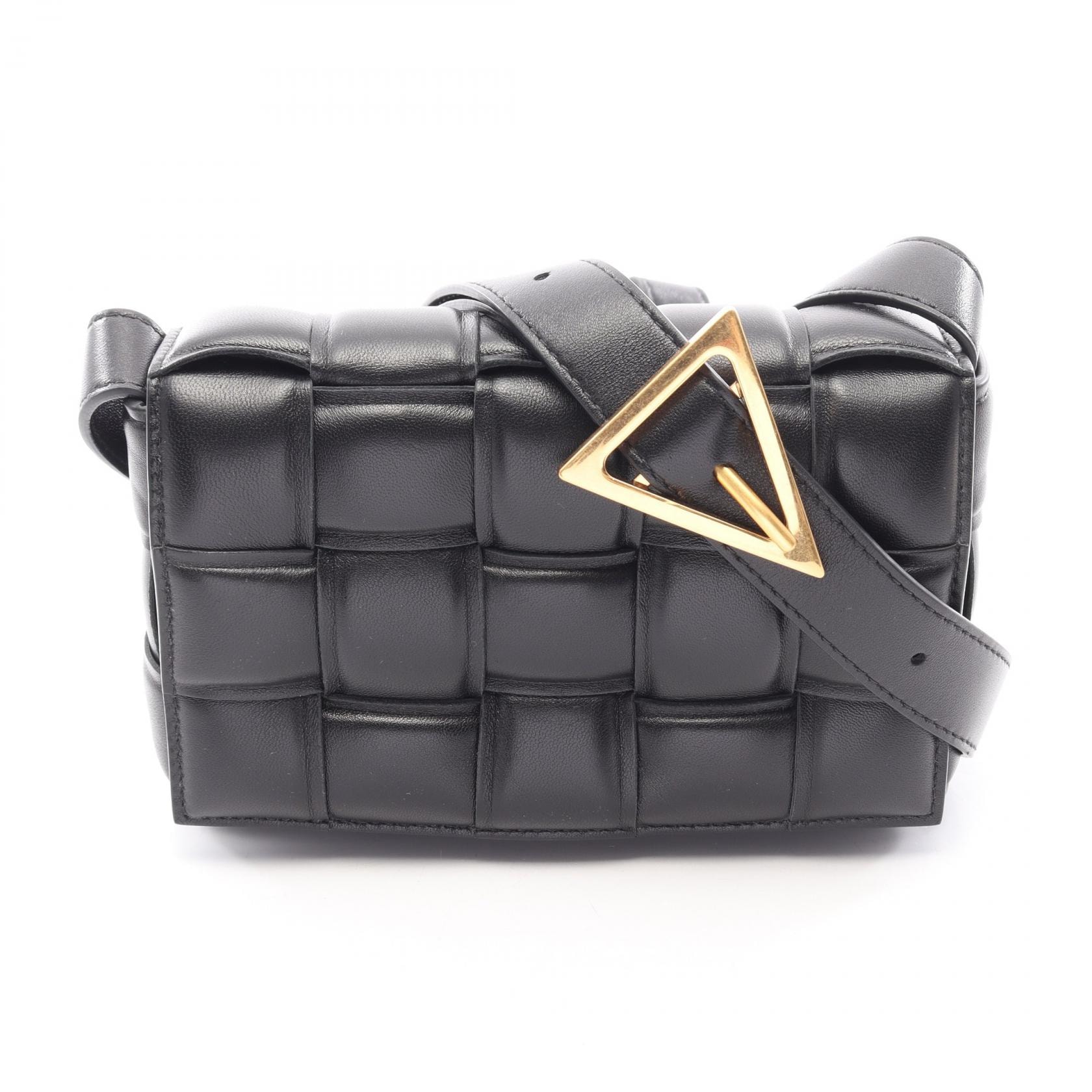 ボッテガヴェネタ BOTTEGA VENETA パデッド カセット スモール ショルダーバッグ バッグ レザー レディース ブラック系 717506VCQR18425 【新品】
