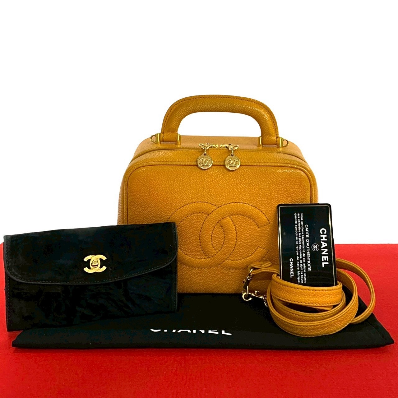 CHANEL シャネル ココマーク キャビアスキン ショルダーバッグ イエロー
 30453