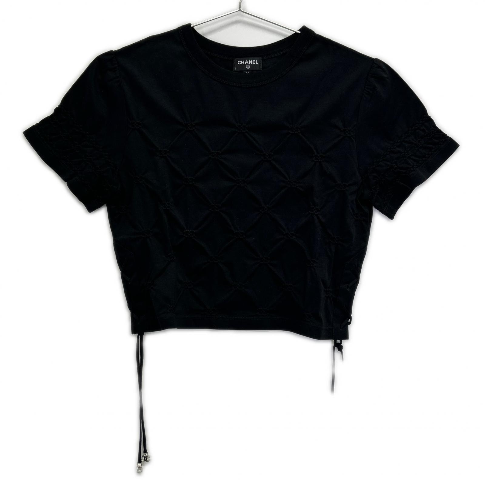 シャネル P74589 K10724 エンボスココマーク チャーム ショート丈 ブラック Tシャツ 34