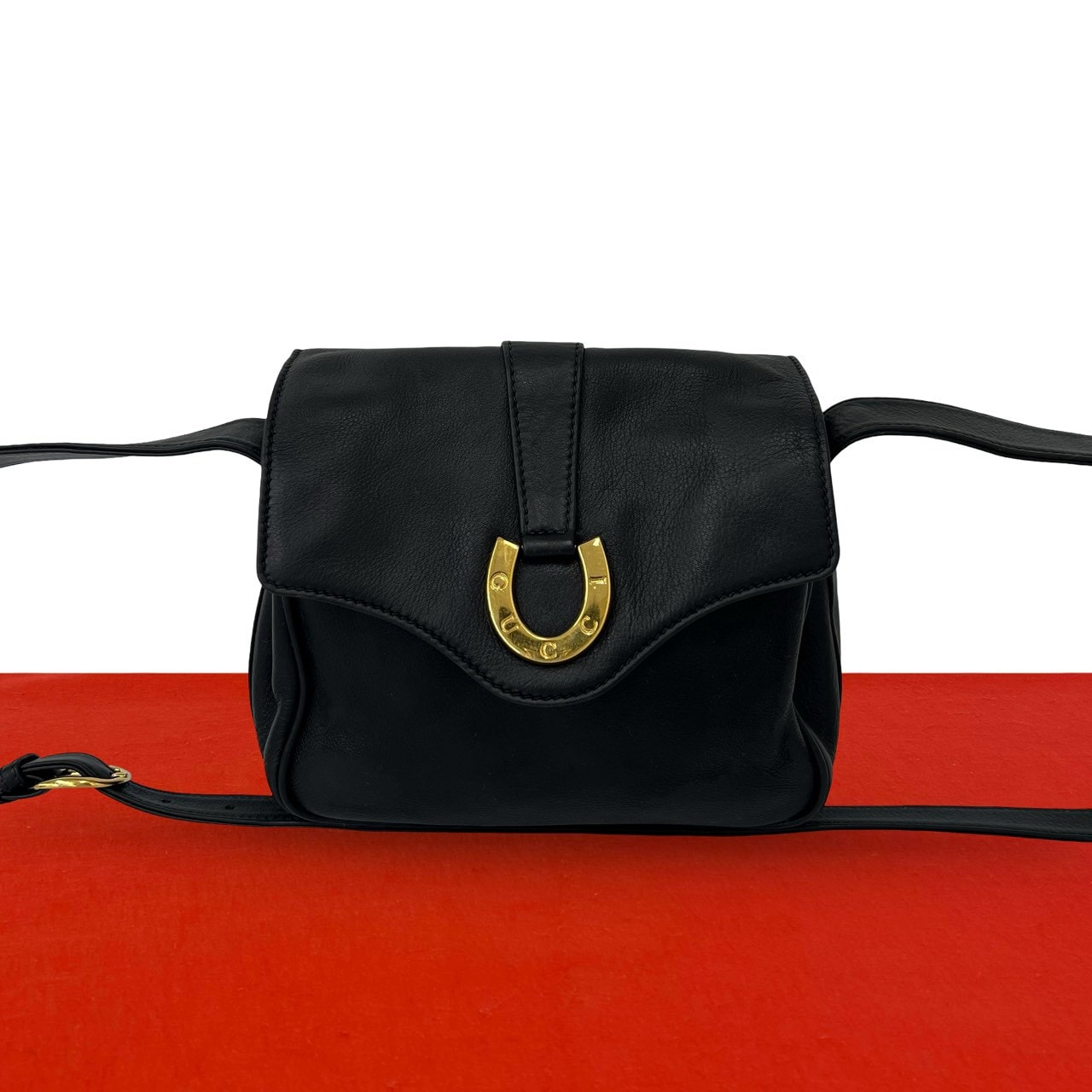 B (目立った傷や汚れなし)】GUCCI グッチ ホースシュー ロゴ 金具