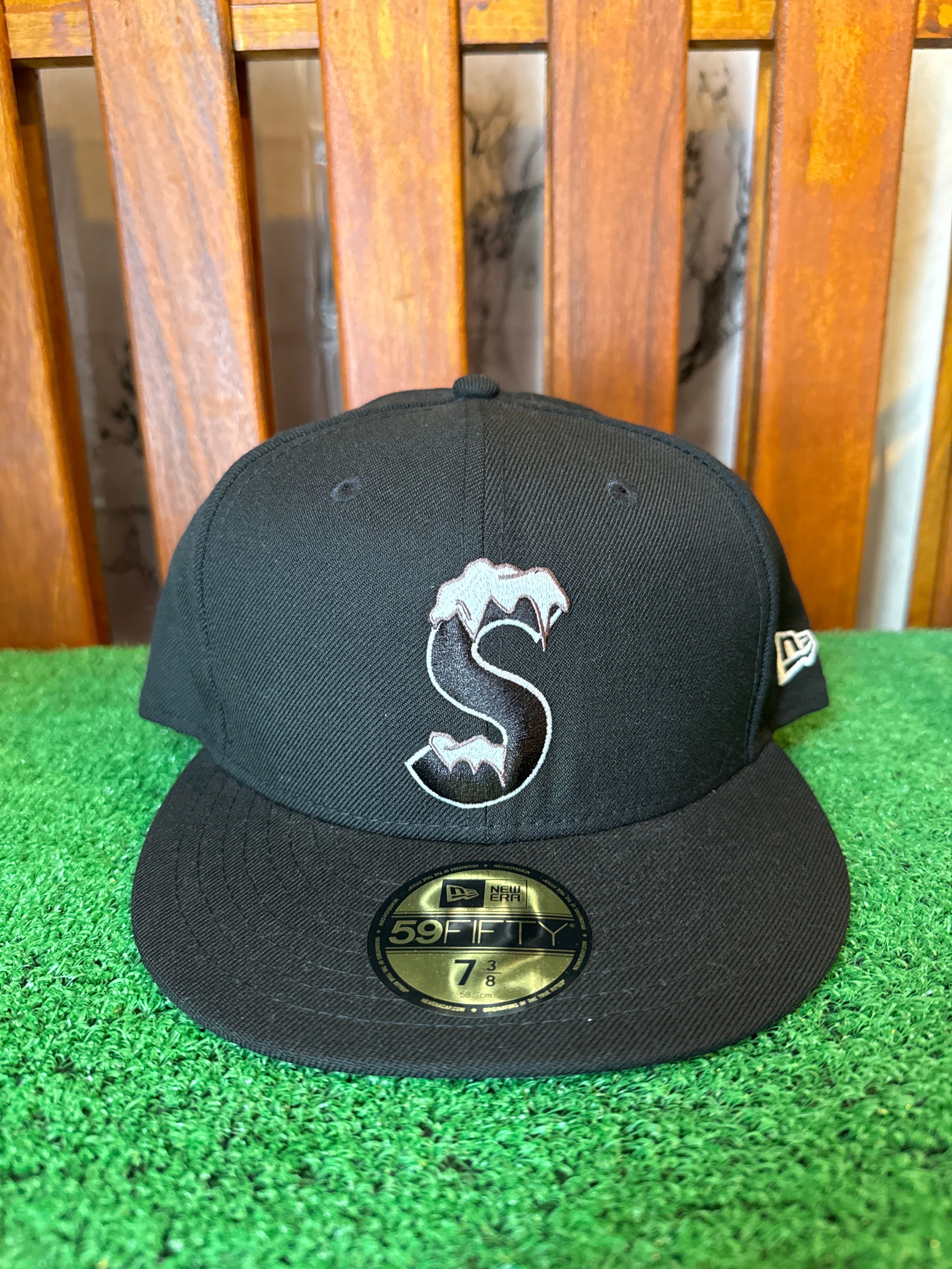 Supreme S Logo New Era® "Black" (20FW)