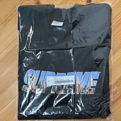 Supreme Gotham Tee "Black"