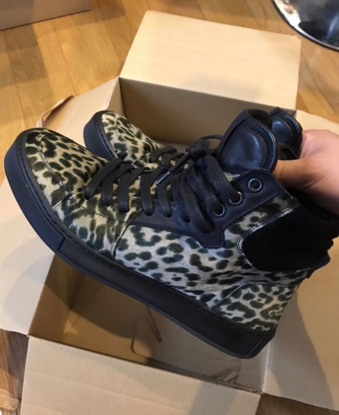 美品 サンローラン ヒョウ柄 ハラコ スニーカー 定価9万位