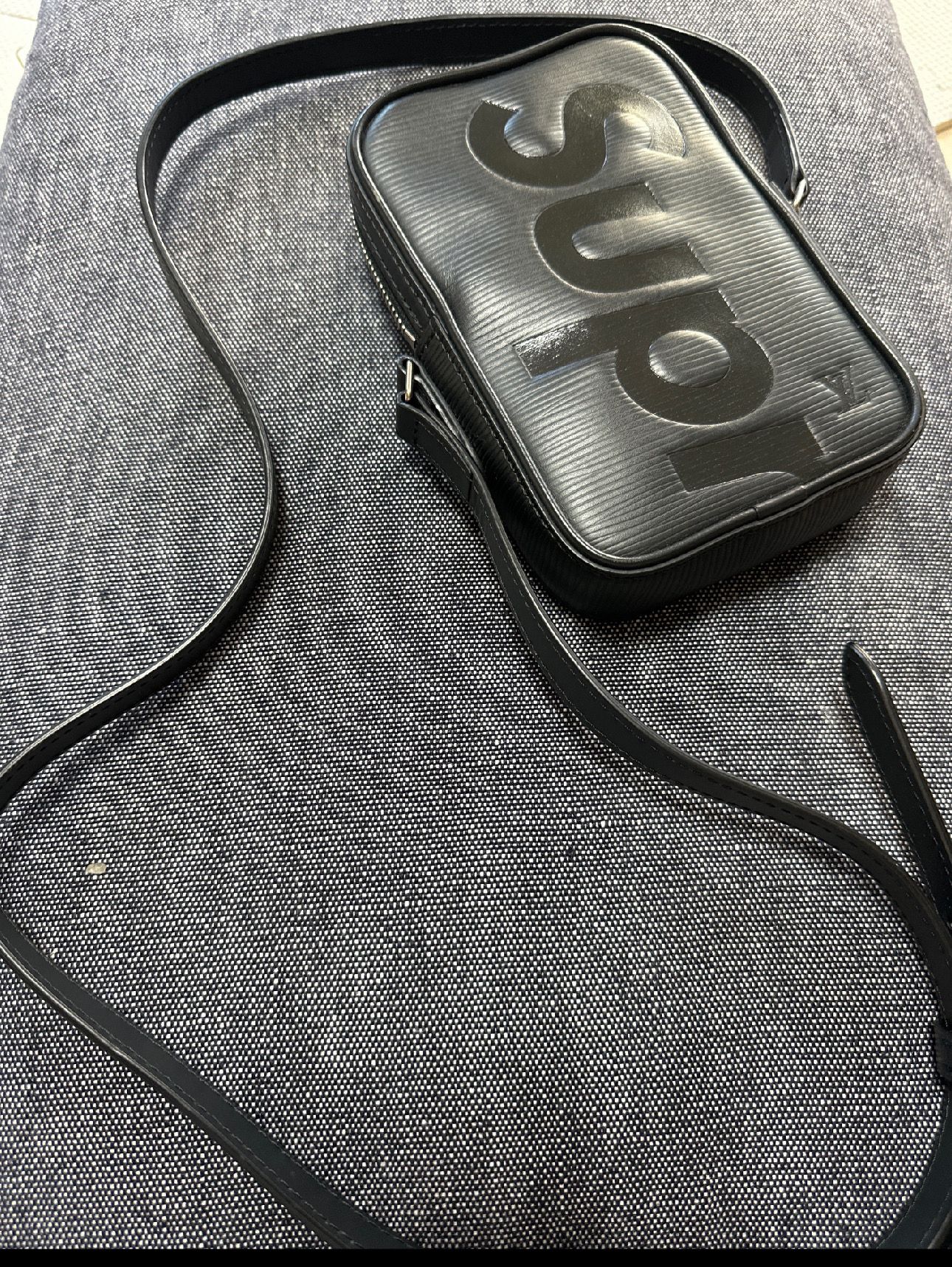 Louis Vuitton x Supreme Epi Danube PPM "Noir"