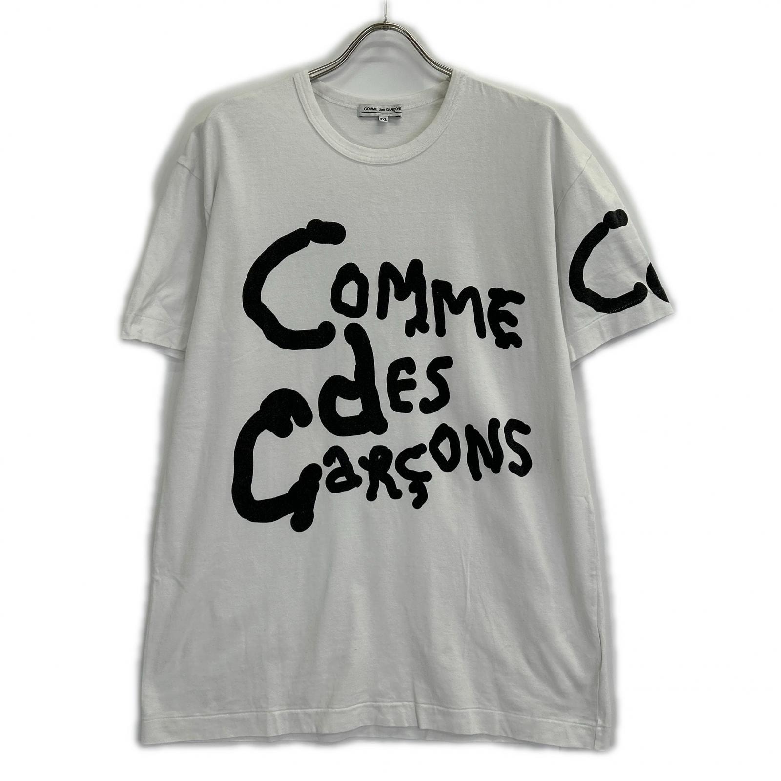 コムデギャルソン 23SS OK-T103 ホワイト Alisa Yoffe 青山リニューアル記念 グラフィック ロゴ Tシャツ XXL