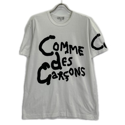 コムデギャルソン 23SS OK-T103 ホワイト Alisa Yoffe 青山リニューアル記念 グラフィック ロゴ Tシャツ XXL