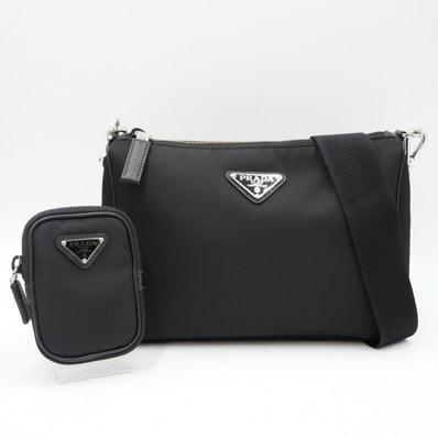 PRADA(プラダ)Re-Nylon ショルダーバッグ ポーチ付き ブラック ナイロン シルバー金具 レディース メンズ ユニセックス【中古】