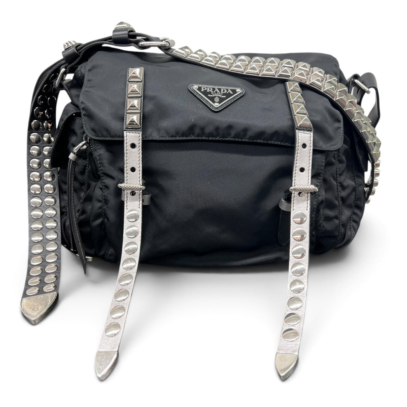 PRADA 希少 極美品 プラダ トライアングルロゴ ナイロン スタッズ メッセンジャーバッグ ショルダーバッグ 1BD118 レザー ブラック シルバー 三角プレート ロゴプレート Aランク 鑑定済 中古 プラダバッグ
