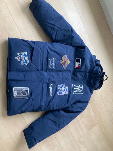 Supreme / New York Yankees GORE TEX 700-Fill Down Jacket "Navy"