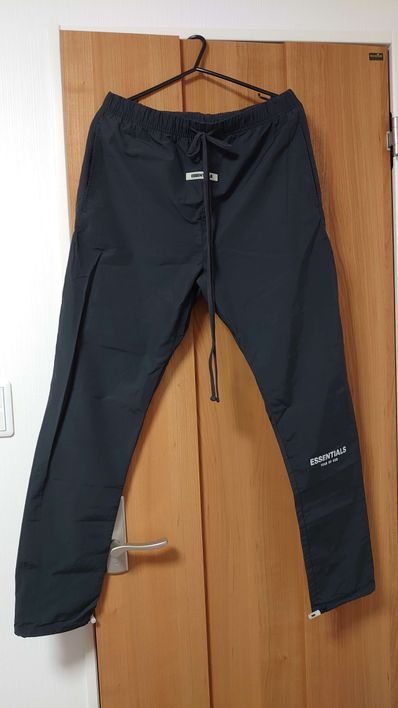 FEAR OF GOD ESSENTIALS Nylon Cargo Pants "Black"